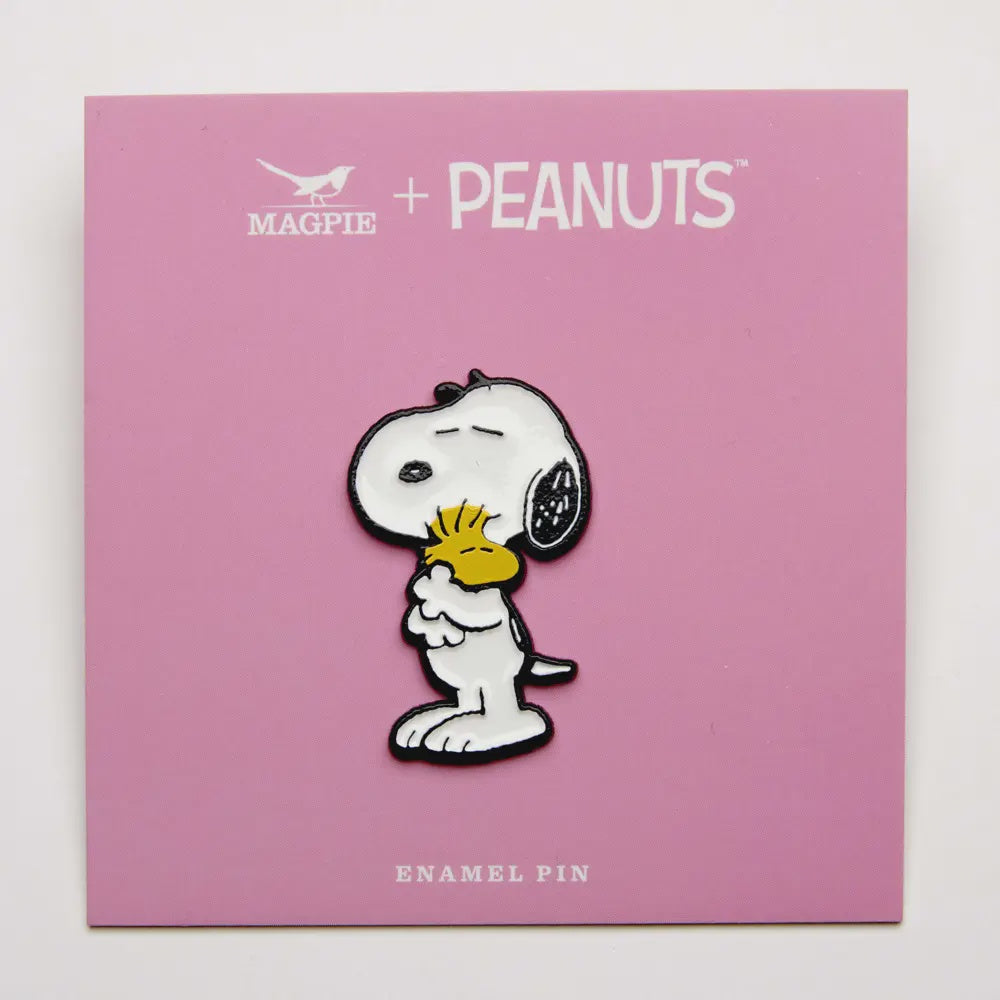 Peanuts Give Hugs Pin - Hugs